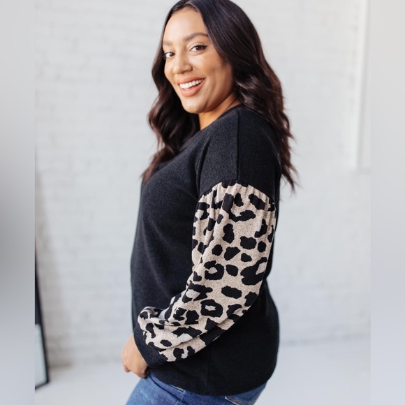 💥 BOGO 💥 NEW | 143 Story | Black Leopard | Criss Cross Neck | Sweater | Large - Picture 5 of 7